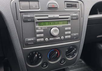 Подержанный автомобиль Ford Fusion 2008 года (13 фото)