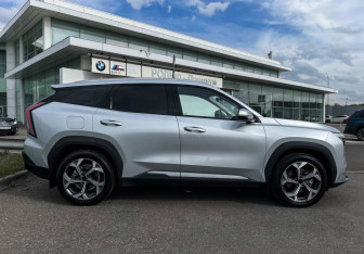 Подержанный автомобиль Geely Atlas 2024 года (4 фото)