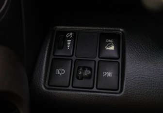 Подержанный автомобиль Toyota RAV4 2010 года (20 фото)