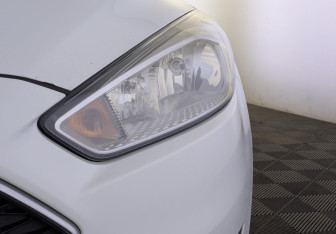 Подержанный автомобиль Ford Focus Sedan 2017 года (11 фото)