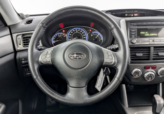 Подержанный автомобиль Subaru Forester Suv 2010 года (21 фото)