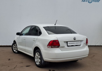 Подержанный автомобиль Volkswagen Polo Sedan 2013 года (7 фото)