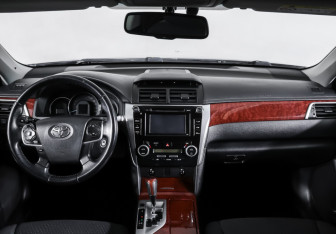 Подержанный автомобиль Toyota Camry Sedan 2013 года (14 фото)