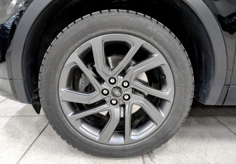 Подержанный автомобиль Land Rover Discovery Sport 2017 года (18 фото)