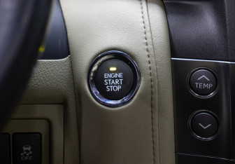 Подержанный автомобиль Lexus LX 2008 года (21 фото)