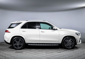 Подержанный автомобиль Mercedes-Benz GLE 2020 года (4 фото)