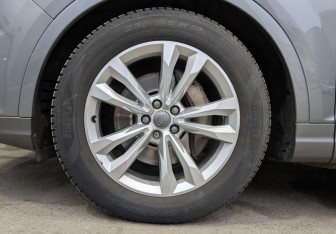 Подержанный автомобиль Audi Q7 2016 года (11 фото)