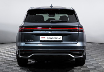 Подержанный автомобиль Geely Monjaro 2023 года (6 фото)