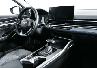 Подержанный автомобиль Geely Emgrand 2023 года (10 фото)