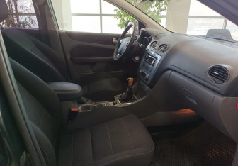 Подержанный автомобиль Ford Focus Sedan 2009 года (16 фото)
