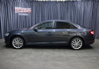 Подержанный автомобиль Audi A4 Sedan 2019 года (8 фото)