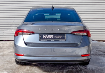 Подержанный автомобиль Skoda Octavia Liftback 2021 года (6 фото)