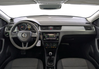 Подержанный автомобиль Skoda Rapid Liftback 2019 года (14 фото)