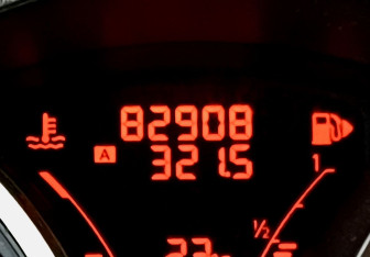Подержанный автомобиль Nissan Juke 2011 года (24 фото)