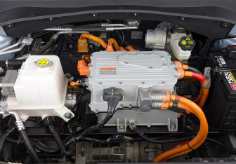 Подержанный автомобиль Москвич 3е 2023 года (9 фото)