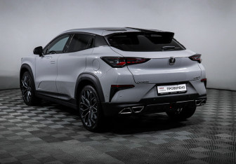 Подержанный автомобиль Changan UNI-T 2023 года (7 фото)