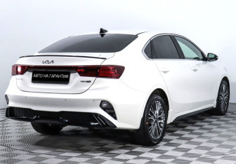 Подержанный автомобиль Kia Cerato Sedan 2021 года (3 фото)
