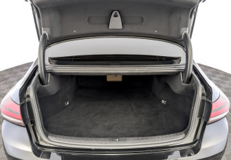 Подержанный автомобиль Genesis G80 2017 года (10 фото)