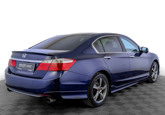 Подержанный автомобиль Honda Accord Sedan 2013 года (5 фото)