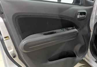 Подержанный автомобиль Suzuki Splash 2010 года (19 фото)