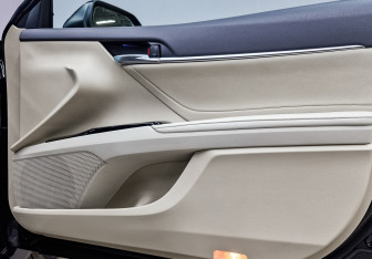 Подержанный автомобиль Toyota Camry Sedan 2019 года (23 фото)