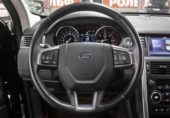 Подержанный автомобиль Land Rover Discovery Sport 2019 года (17 фото)