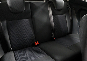 Подержанный автомобиль Ford Fiesta Hatchback 2012 года (12 фото)