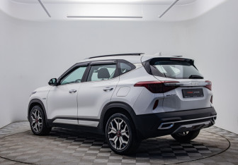 Подержанный автомобиль Kia Seltos 2022 года (7 фото)