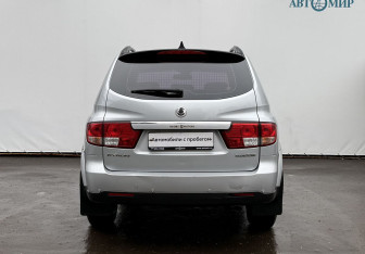 Подержанный автомобиль SsangYong Kyron 2011 года (6 фото)