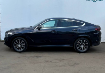 Подержанный автомобиль BMW X6 2023 года (5 фото)