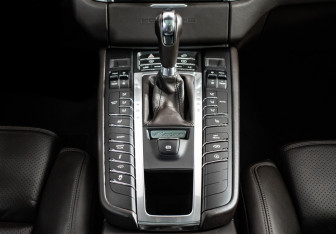 Подержанный автомобиль Porsche Macan 2014 года (17 фото)