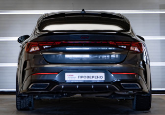 Подержанный автомобиль Kia K5 2021 года (5 фото)