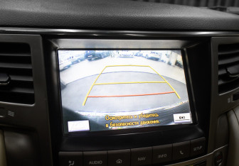 Подержанный автомобиль Lexus LX 2015 года (21 фото)