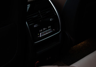 Подержанный автомобиль BMW X7 2020 года (16 фото)