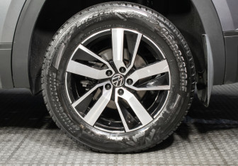 Подержанный автомобиль Volkswagen Teramont 2021 года (28 фото)