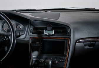 Подержанный автомобиль Volvo S60 2006 года (13 фото)