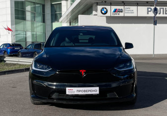 Подержанный автомобиль Tesla Model X 2023 года (2 фото)