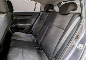 Подержанный автомобиль Kia Rio Hatchback 2021 года (11 фото)