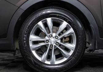 Подержанный автомобиль Hyundai Santa Fe 2016 года (23 фото)