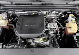 Подержанный автомобиль JAC T9 2024 года (9 фото)