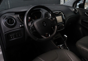 Подержанный автомобиль Renault Kaptur 2016 года (15 фото)