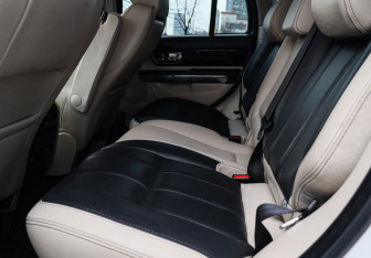 Подержанный автомобиль Land Rover Range Rover Sport 2011 года (8 фото)