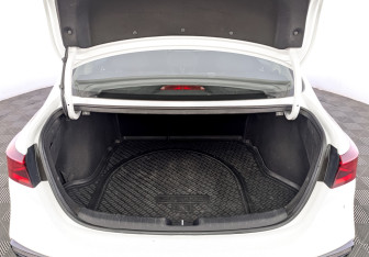 Подержанный автомобиль Kia Cerato Sedan 2019 года (10 фото)