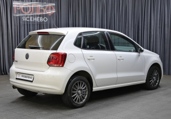 Подержанный автомобиль Volkswagen Polo Hatchback 2012 года (5 фото)