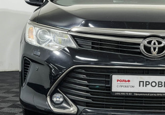 Подержанный автомобиль Toyota Camry Sedan 2017 года (23 фото)