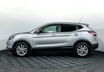 Подержанный автомобиль Nissan Qashqai 2016 года (8 фото)
