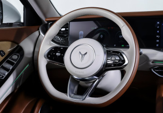 Подержанный автомобиль Voyah Free 2023 года (15 фото)