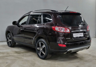 Подержанный автомобиль Hyundai Santa Fe 2012 года (7 фото)