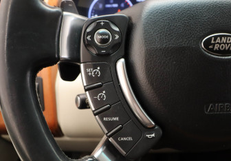 Подержанный автомобиль Land Rover Range Rover 2012 года (10 фото)