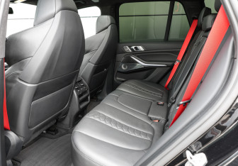 Подержанный автомобиль BMW X5 M 2021 года (13 фото)